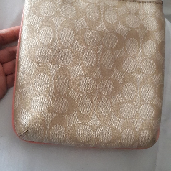 Coach cross body bag vanilla and pink color - Picture 8 of 9